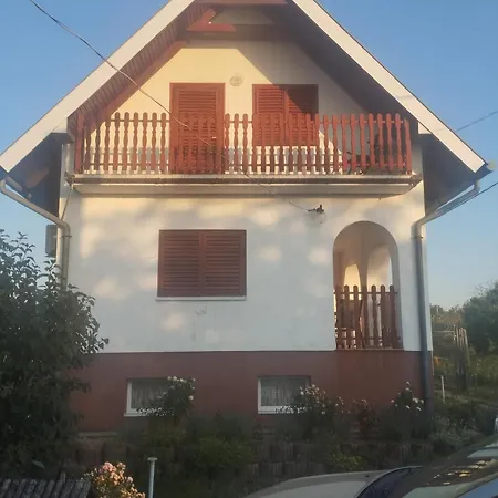 Várlak *